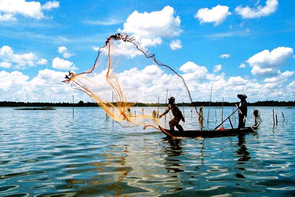 Làng chài Hàm Ninh