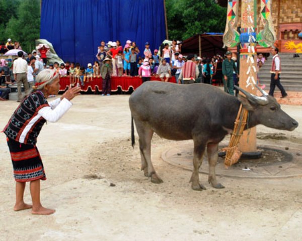 Lễ Bó khoăn khoai