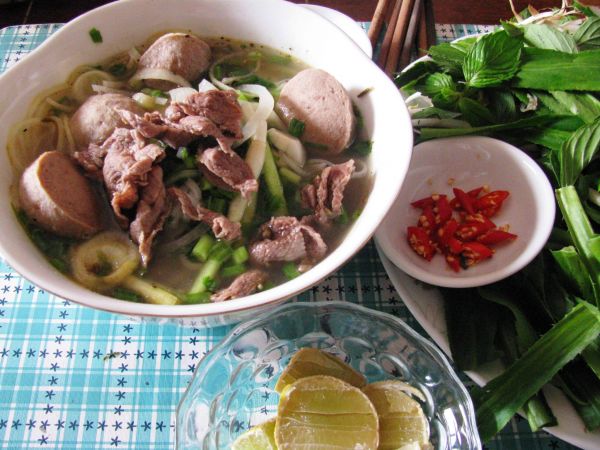 Phở bò viên Tàu Lý